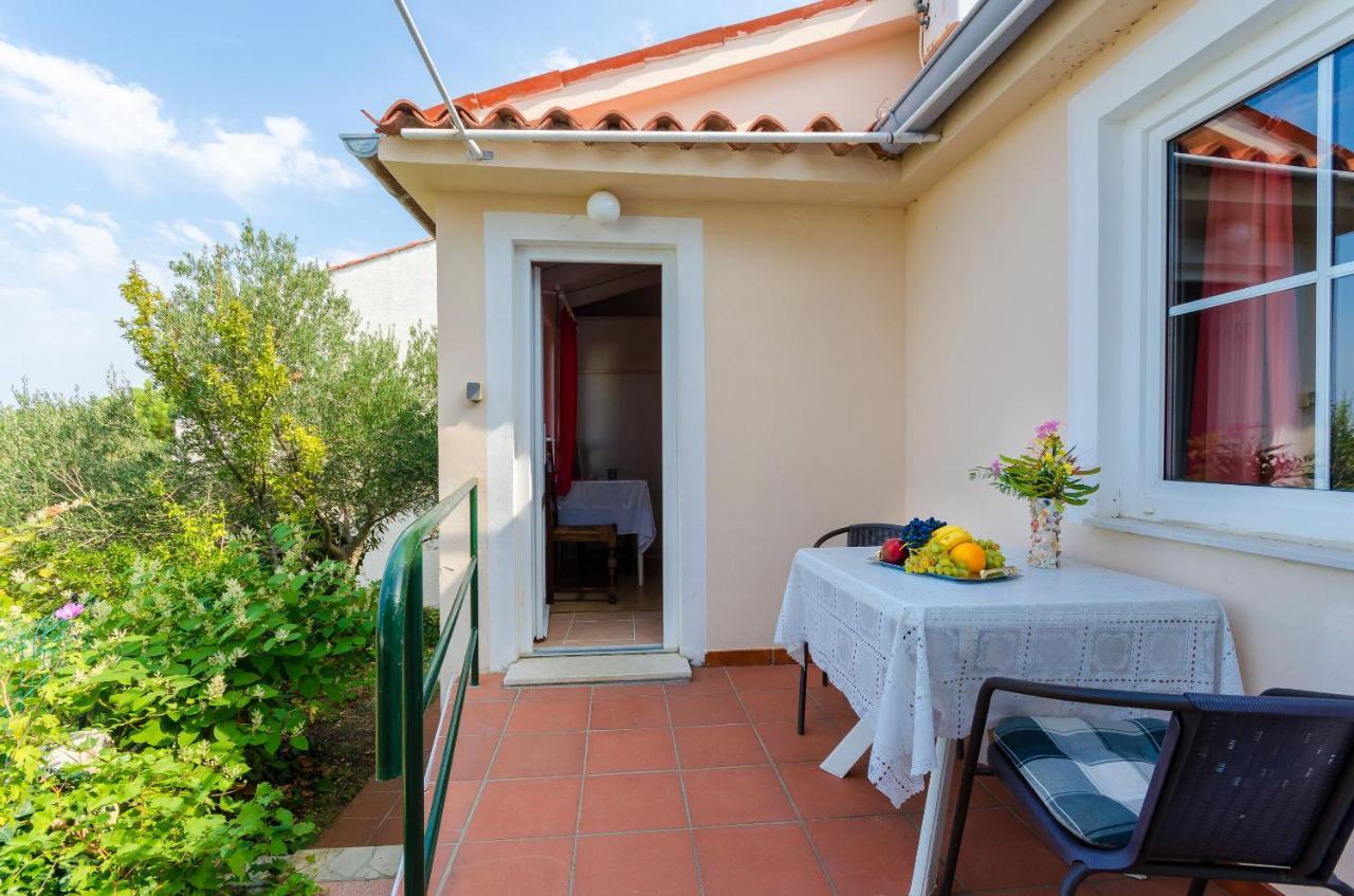 Apartments Sime Lopar Exterior foto